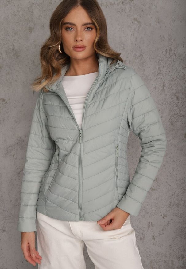 Renee - Jasnozielona Kurtka Przejściowa z Pikowaniem i Odpinanym Kapturem Edielitia. Okazja: na co dzień. Typ kołnierza: kaptur. Kolor: zielony. Materiał: jeans, nylon. Styl: casual