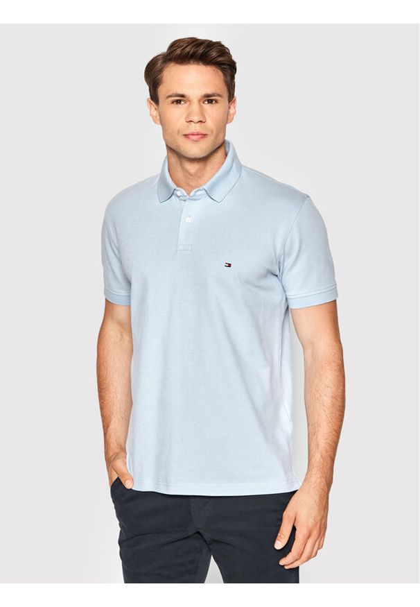 TOMMY HILFIGER - Tommy Hilfiger Polo 1985 MW0MW17770 Błękitny Regular Fit. Typ kołnierza: polo. Kolor: niebieski. Materiał: bawełna