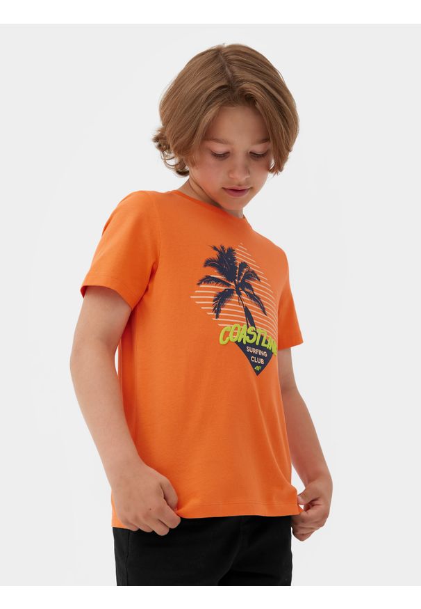 4F JUNIOR - T-shirt z nadrukiem chłopięcy. Kolor: pomarańczowy. Materiał: bawełna. Wzór: nadruk