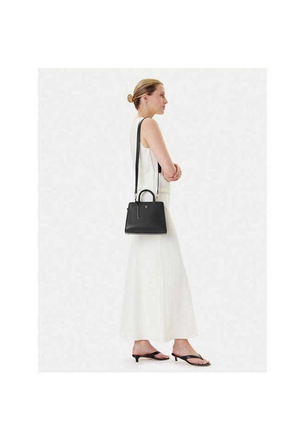 Torebka Aigner. Kolor: czarny
