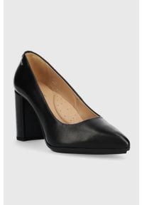 Wojas czółenka skórzane kolor czarny na słupku. Kolor: czarny. Materiał: skóra. Obcas: na słupku. Wysokość obcasa: średni #4