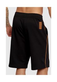 EA7 Emporio Armani - EA7 Czarne męskie szorty bawełniane z pomarańczowymi lampasami, Rozmiar S. Kolor: czarny. Materiał: bawełna. Wzór: nadruk, aplikacja