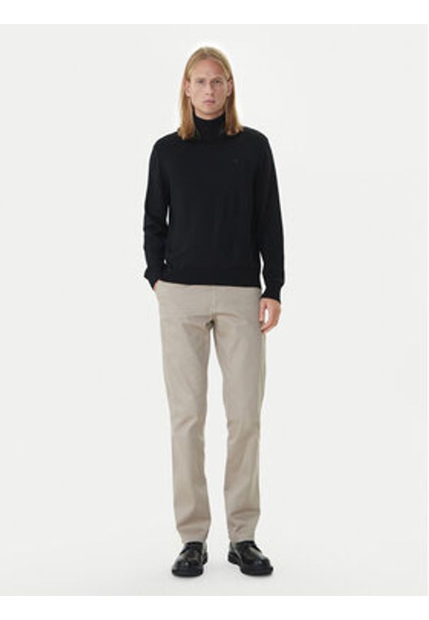 Calvin Klein Golf LV04LD317G Czarny Regular Fit. Typ kołnierza: golf. Kolor: czarny. Materiał: wełna