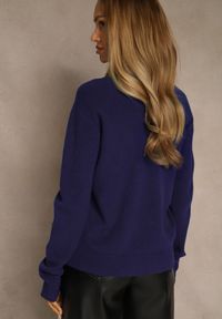 Renee - Granatowy Sweter z Wełną i Wiskozą z Trójkątnym Dekoltem Kaitte. Okazja: na co dzień. Kolor: niebieski. Materiał: wełna, wiskoza. Styl: casual, elegancki #2