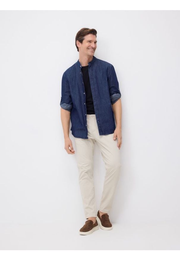 Reserved - Spodnie chino slim fit - kremowy. Kolor: kremowy. Materiał: bawełna, tkanina