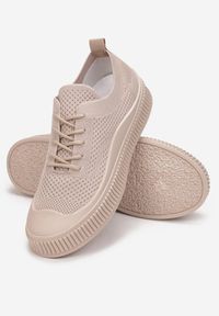 Born2be - Ciemnobeżowe Trampki Mussia. Okazja: na co dzień. Nosek buta: okrągły. Zapięcie: sznurówki. Kolor: beżowy. Materiał: guma, jeans, materiał. Wzór: jednolity. Styl: casual #3