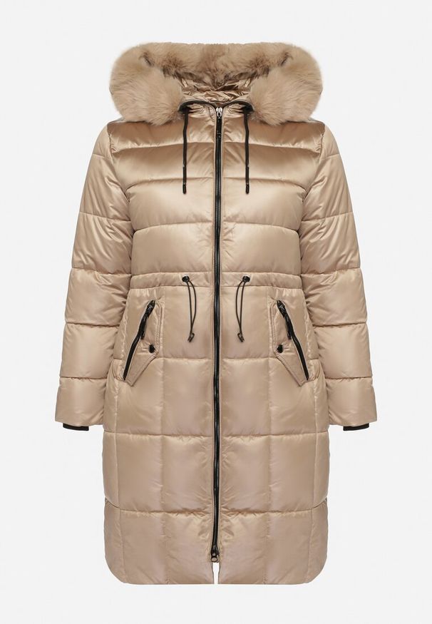 Born2be - Ciemnobeżowa Pikowana Kurtka ze Ściągaczem w Talii i Odpinanym Futerkiem przy Kapturze Zemilae. Okazja: na co dzień. Kolekcja: plus size. Kolor: beżowy. Materiał: futro. Długość rękawa: długi rękaw. Długość: długie. Styl: elegancki, casual