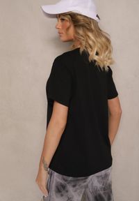 Renee - Czarna Bawełniana Bluzka T-shirt Oversize z Aplikacją w Kształcie Motyli Elmaris. Kolor: czarny. Materiał: bawełna. Długość rękawa: krótki rękaw. Długość: krótkie. Wzór: aplikacja. Styl: elegancki #4