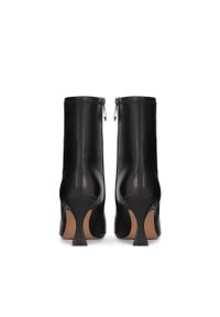 Kazar - Czarne skórzane botki na szpulkowym obcasie. Kolor: czarny. Materiał: skóra. Obcas: na obcasie. Wysokość obcasa: średni #6