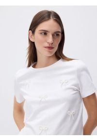 Reserved - T-shirt z kokardkami - biały. Typ kołnierza: kokarda. Kolor: biały. Materiał: dzianina, bawełna #1