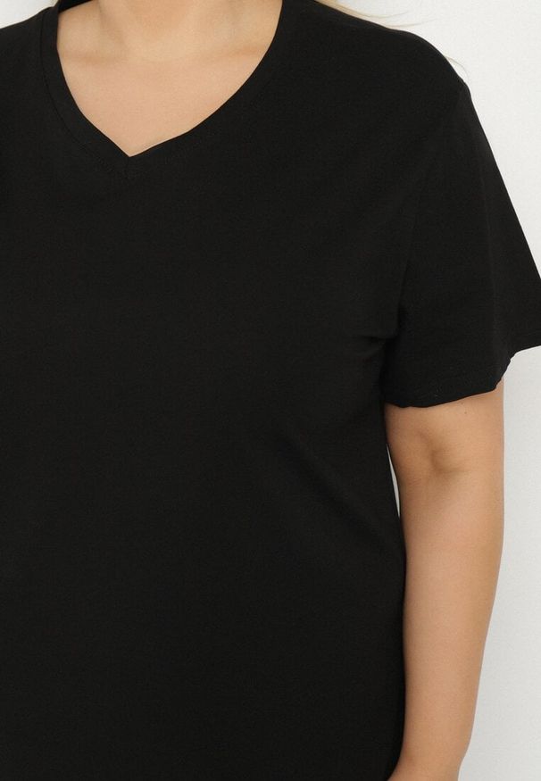 Born2be - Czarny T-shirt z Bawełny z Dekoltem w Serek Aveltebia. Okazja: na co dzień. Typ kołnierza: dekolt w serek. Kolor: czarny. Materiał: bawełna. Styl: klasyczny, casual