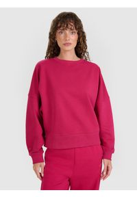 4f - 4F Bluza dresowa nierozpinana bez kaptura damska - różowa L. Okazja: na co dzień. Typ kołnierza: bez kaptura. Kolor: różowy. Materiał: dresówka. Wzór: gładki, ze splotem. Styl: casual, klasyczny, sportowy #1