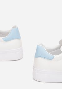 Renee - Biało-Niebieskie Sneakersy Thessomeda. Wysokość cholewki: przed kostkę. Nosek buta: okrągły. Zapięcie: sznurówki. Kolor: biały. Szerokość cholewki: normalna. Sport: outdoor