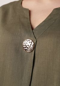 Born2be - Zielona Nietoperzowa Bluzka z Krótkim Rękawem z Lnem i Wiskozą Isirtila. Okazja: na co dzień, do pracy. Kolor: zielony. Materiał: wiskoza, len. Długość rękawa: krótki rękaw. Długość: krótkie. Sezon: lato. Styl: casual, klasyczny, elegancki #8