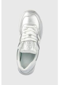 New Balance buty WL574LA2 kolor srebrny. Nosek buta: okrągły. Zapięcie: sznurówki. Kolor: srebrny. Materiał: guma. Model: New Balance 574 #2