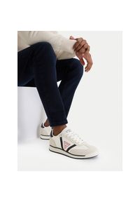 Sneakersy Guess Jeans. Kolor: kremowy #1
