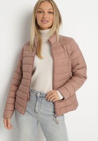 Born2be - Beżowa Pikowana Kurtka w Klasycznym Stylu Nelaniel. Okazja: na co dzień. Kolor: beżowy. Materiał: jeans. Styl: klasyczny #5