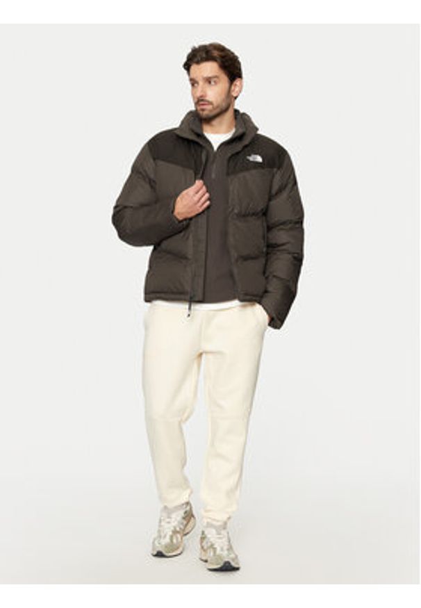 The North Face Kurtka zimowa Saikuru NF0A853I Brązowy Regular Fit. Kolor: brązowy. Materiał: syntetyk. Sezon: zima
