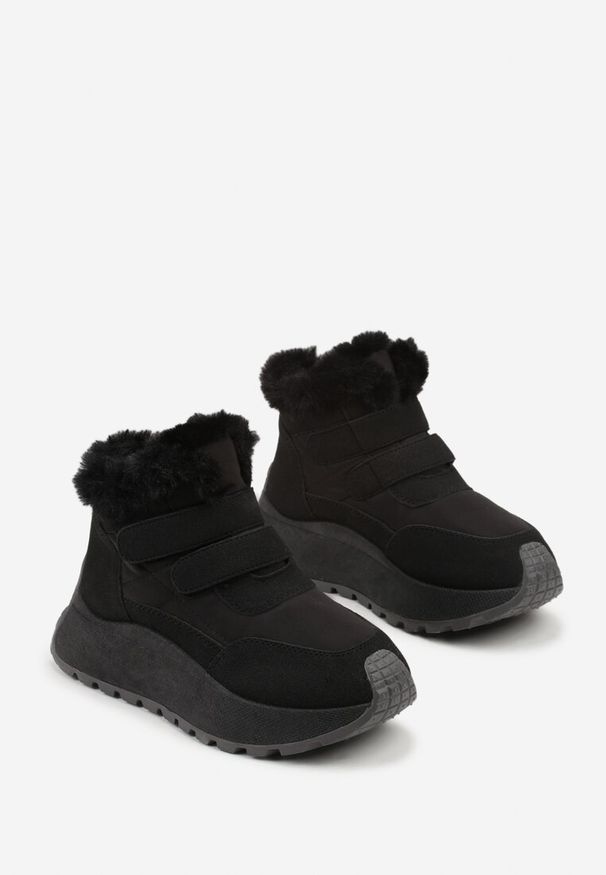 Born2be - Czarne Sneakersy Śniegowce Vices na Grubej Podeszwie z Zapięciem na Rzep i Futrem Nelisella. Zapięcie: rzepy. Kolor: czarny. Materiał: futro. Wzór: aplikacja. Sezon: zima
