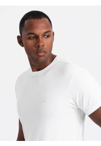 Ombre Clothing - Zestaw męskich t-shirtów z okrągłym dekoltem – biały/granatowy/czarny V2. Okazja: na co dzień. Kolor: biały. Materiał: bawełna, elastan, jersey, dzianina. Wzór: nadruk. Styl: casual #6