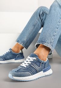 Renee - Ciemnoniebieskie Sneakersy na Grubej Podeszwie Zdobione Przetarciami Ninilitia. Okazja: na co dzień, na spacer. Kolor: niebieski. Materiał: jeans. Wzór: aplikacja. Sport: turystyka piesza #3