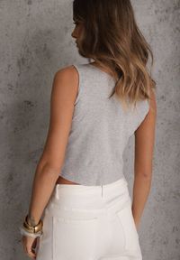 Renee - Szary Bawełniany Tank Top w Prążki z Ozdobnymi Guziczkami Bernissa. Okazja: na co dzień, na imprezę. Kolor: szary. Materiał: bawełna. Wzór: prążki. Styl: casual #3