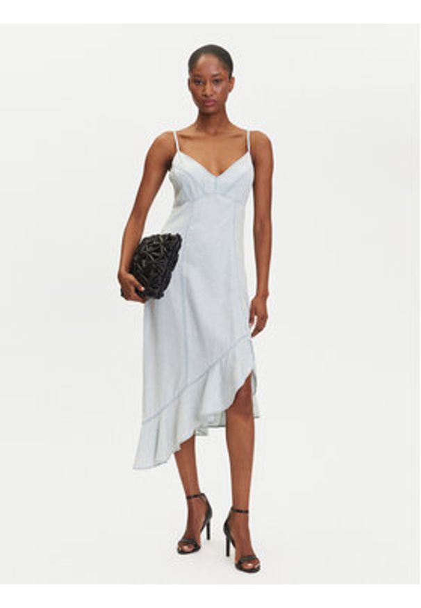 Guess Sukienka codzienna W5GK44 D5N81 Niebieski Regular Fit. Okazja: na co dzień. Kolor: niebieski. Materiał: lyocell. Typ sukienki: proste. Styl: casual