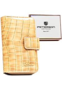 Beżowy portfel damski ze skóry ekologicznej z tłoczeniem na wzór skóry krokodyla, zamykany na zatrzask i suwak - Peterson. Kolor: beżowy. Materiał: skóra ekologiczna #1