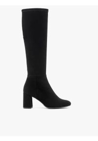 Ryłko - Czarne kozaki z elastyczną szeroką cholewką. Nosek buta: okrągły. Zapięcie: zamek. Kolor: czarny. Materiał: syntetyk. Szerokość cholewki: szeroka. Obcas: na obcasie. Styl: street. Wysokość obcasa: średni #1