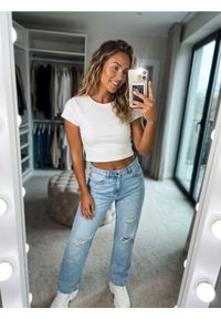 Sinsay - Crop top z krótkim rękawem - biały. Kolor: biały. Długość rękawa: krótki rękaw. Długość: krótkie #1