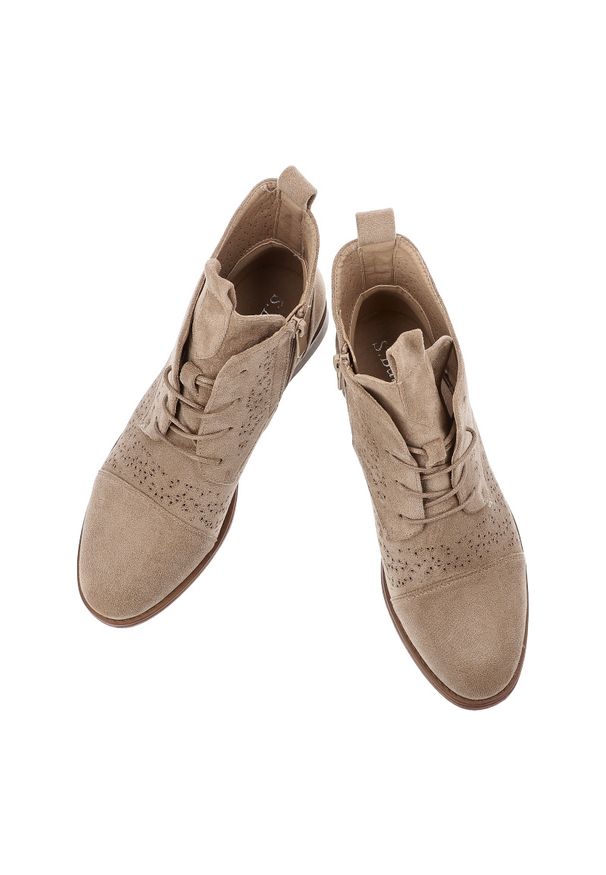 Botki damskie S.Barski, ażurowa cholewka sznurowane stabilny niski obcas wygodna konstrukcja miękka wkładka, beżowe, HY61-8009. Zapięcie: sznurówki. Kolor: beżowy. Szerokość cholewki: normalna. Wzór: ażurowy. Materiał: jeans. Sezon: wiosna, jesień. Obcas: na obcasie. Styl: elegancki, klasyczny. Wysokość obcasa: niski