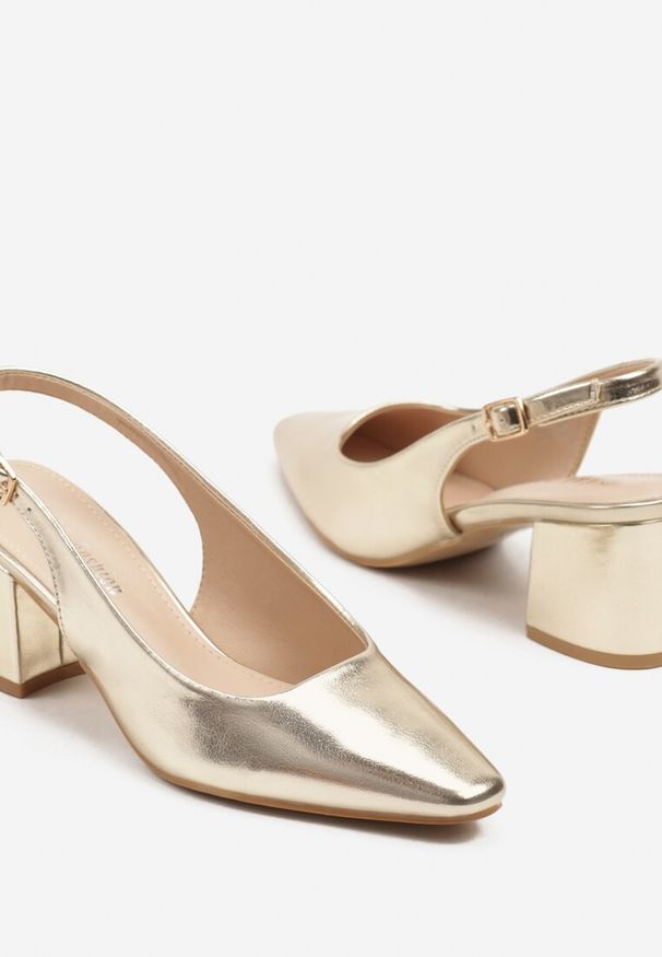 Renee - Złote Sandały na Słupku Typu Slingback Felvania. Okazja: na co dzień. Zapięcie: sprzączka. Kolor: złoty. Obcas: na słupku. Styl: klasyczny, elegancki, casual