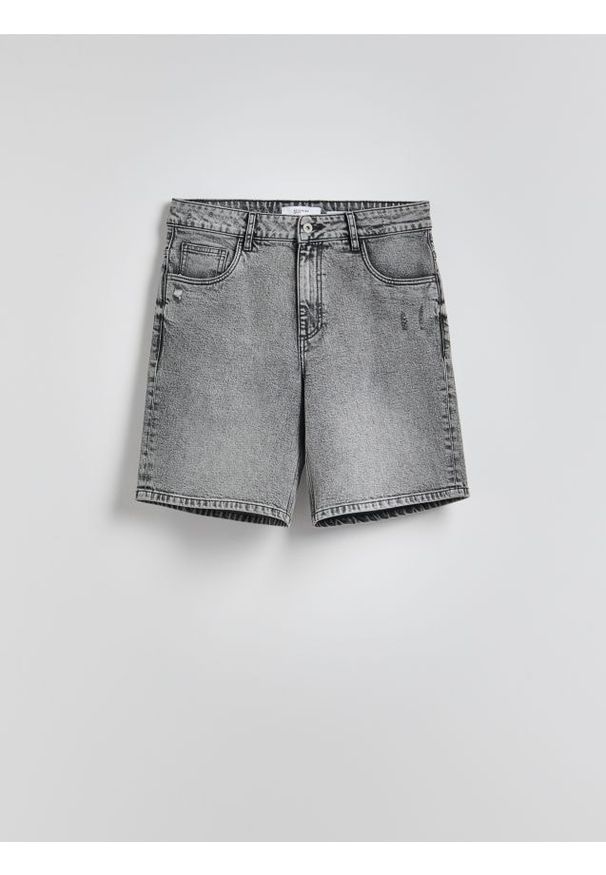 Reserved - Jeansowe szorty loose fit - jasnoszary. Kolor: szary. Materiał: jeans