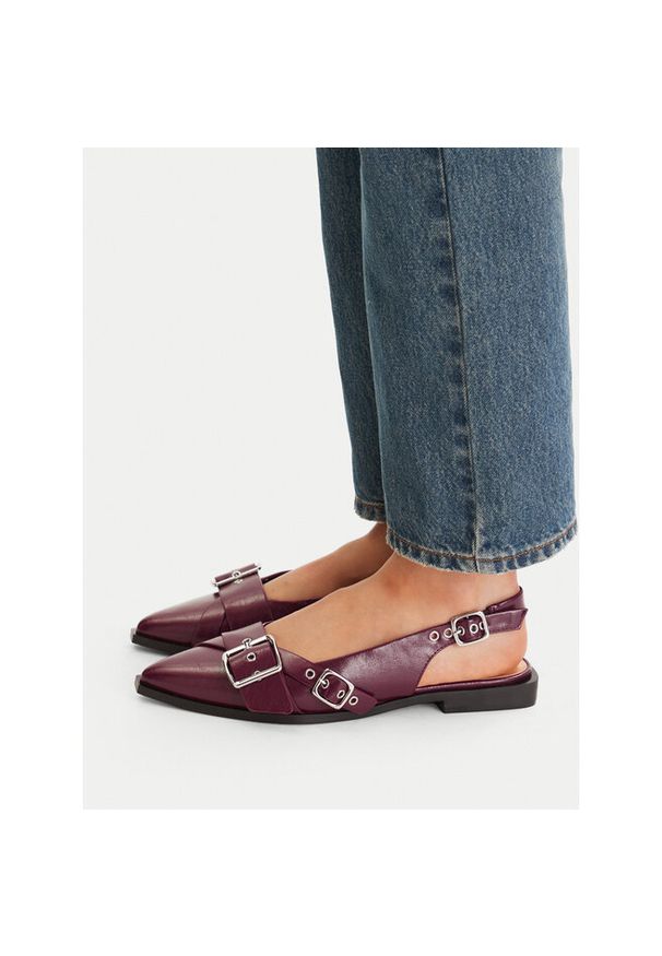 Baleriny Steve Madden. Kolor: czerwony