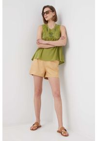Pepe Jeans bluzka bawełniana LISLE damska kolor zielony z aplikacją. Kolor: zielony. Materiał: bawełna. Wzór: aplikacja #2
