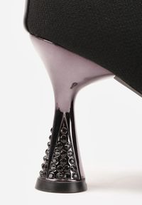 Renee - Czarne Wsuwane Botki Vices na Klepsydrzez Cyrkoniami Ashirria. Zapięcie: bez zapięcia. Kolor: czarny. Materiał: satyna, jeans, koronka. Wzór: aplikacja. Obcas: na obcasie. Wysokość obcasa: średni #5