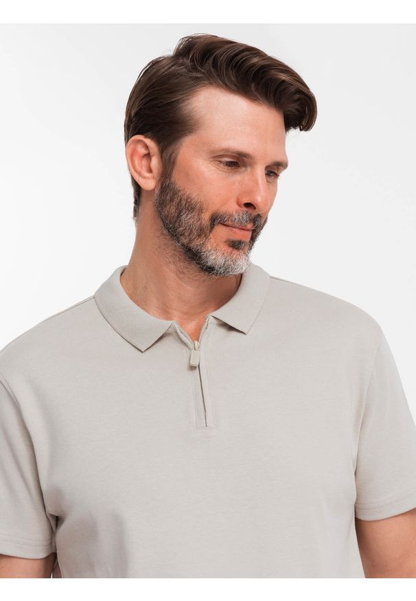 Ombre Clothing - Męska koszulka polo z zapinanym na zamek kołnierzykiem – popielata V2 - Rozmiar: L. Typ kołnierza: polo. Kolor: szary. Materiał: bawełna, dzianina. Wzór: gładki, aplikacja. Styl: sportowy, elegancki