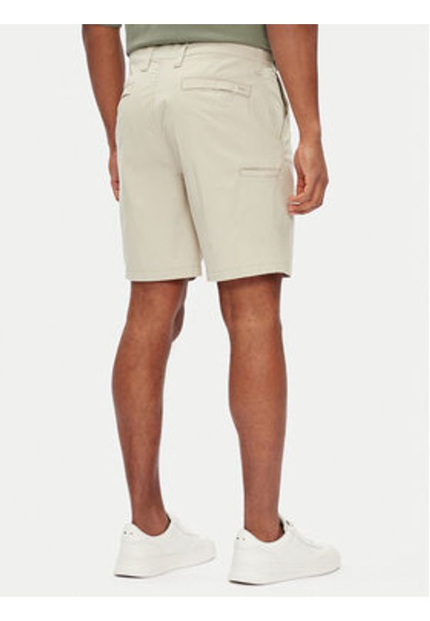 Michael Kors Szorty materiałowe CS5304ZDR2 Beżowy Regular Fit. Kolor: beżowy. Materiał: bawełna