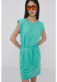 JDY - Jacqueline de Yong Sukienka kolor zielony mini prosta. Okazja: na co dzień. Kolor: zielony. Materiał: dzianina. Wzór: gładki. Typ sukienki: proste. Styl: casual. Długość: mini