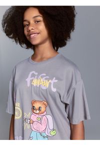 Reserved - Bawełniany t-shirt z nadrukiem - ciemnoszary. Kolor: szary. Materiał: bawełna. Wzór: nadruk