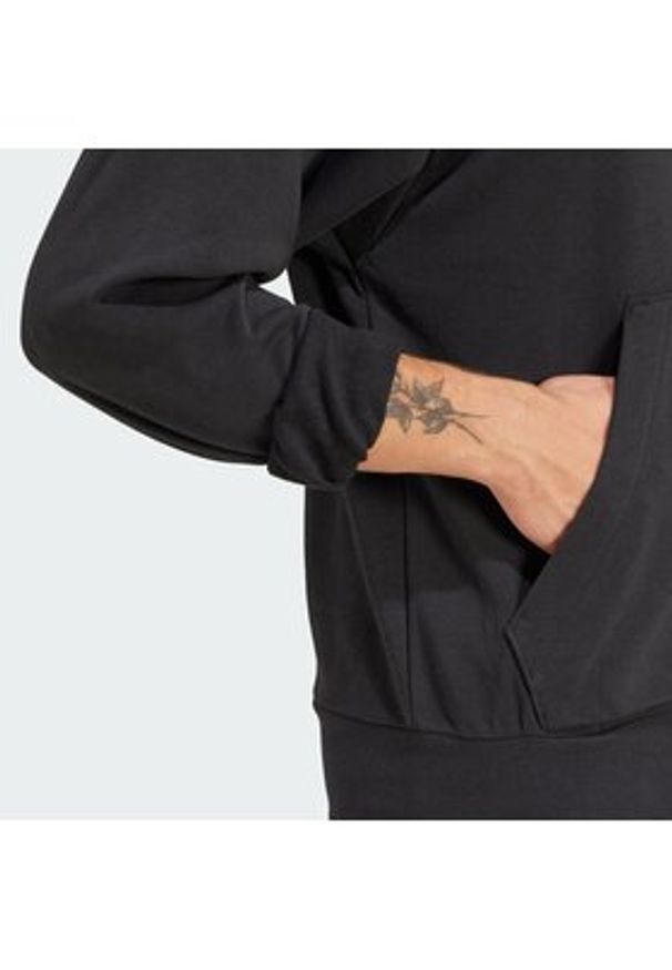 Adidas - adidas Bluza Essentials Feel Cozy JE3849 Czarny Regular Fit. Kolor: czarny. Materiał: bawełna