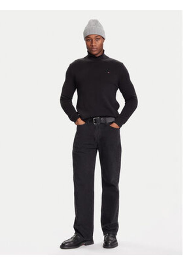 Tommy Jeans Golf DM0DM22096 Czarny Regular Fit. Typ kołnierza: golf. Kolor: czarny. Materiał: bawełna
