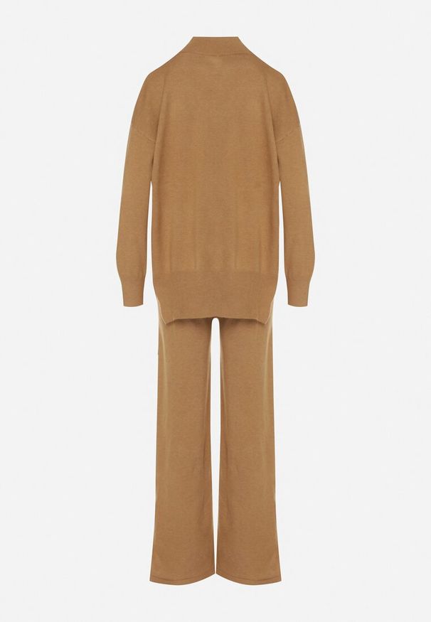 Born2be - Beżowy Klasyczny Dzianinowy Komplet z Wiskozą Szerokie Spodnie i Sweter Półgolf Reillena. Kolor: beżowy. Materiał: dzianina, wiskoza
