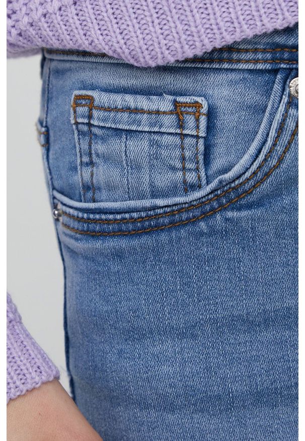 Vero Moda jeansy damskie medium waist. Kolor: niebieski
