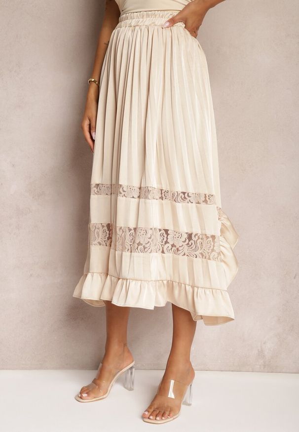 Renee - Beżowa Asymetryczna Spódnica Plisowana High Waist z Gumką w Talii i Koronkowymi Wstawkami Reslifa. Stan: podwyższony. Kolor: beżowy. Materiał: koronka. Sezon: lato