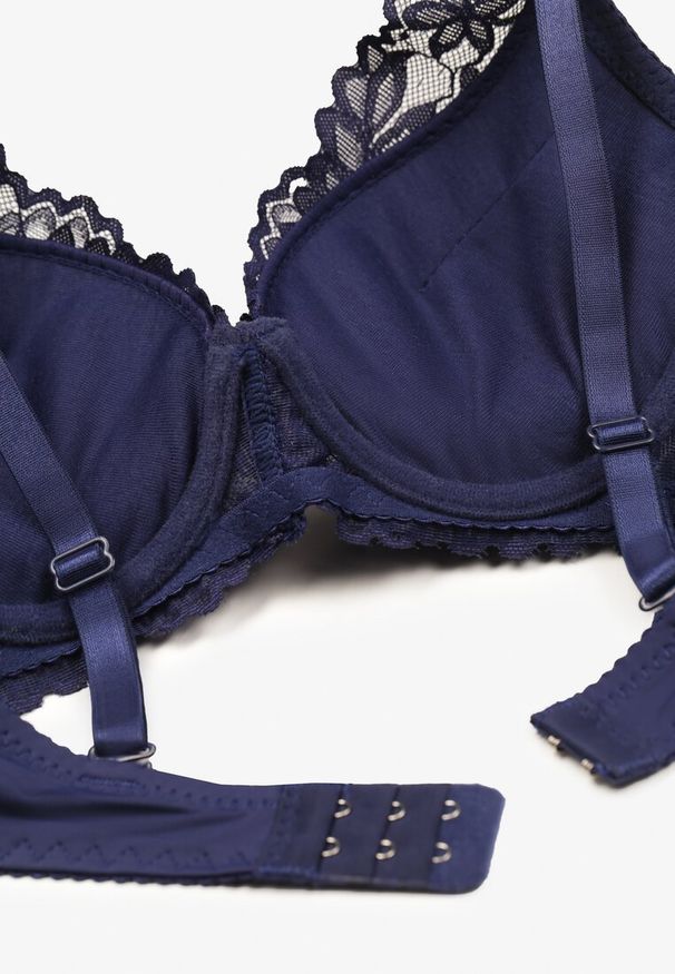 Renee - Granatowy Biustonosz Push-Up Ozdobiony Koronką z Odpinanymi Regulowanymi Ramiączkami Oanessa. Kolor: niebieski. Materiał: koronka. Rodzaj stanika: odpinane ramiączka, push-up. Wzór: aplikacja, koronka
