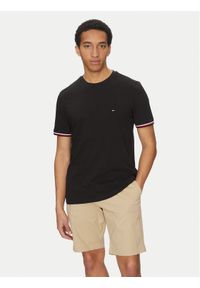 TOMMY HILFIGER - Tommy Hilfiger T-Shirt Global Stripe MW0MW38630 Czarny Regular Fit. Kolor: czarny. Materiał: bawełna