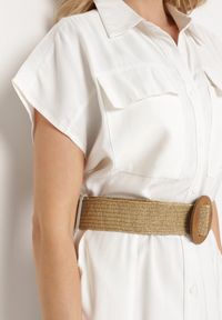 Born2be - Biały Kombinezon Utility z Paskiem Plecionym z Okrągłą Klamrą Vesalia. Okazja: na co dzień. Kolor: biały. Długość rękawa: krótki rękaw. Długość: krótkie. Wzór: aplikacja. Styl: klasyczny, casual, elegancki #2