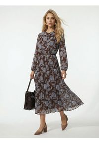 Sinsay - Sukienka midi z plisowanym dołem i paskiem - wielobarwny. Długość: midi #1