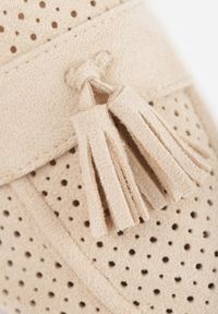 Born2be - Beżowe Ażurowe Mokasyny VICES Ozdobione Frędzlami Catiana. Okazja: na co dzień, do pracy. Kolor: beżowy. Materiał: jeans. Wzór: ażurowy, aplikacja. Styl: casual, elegancki #2